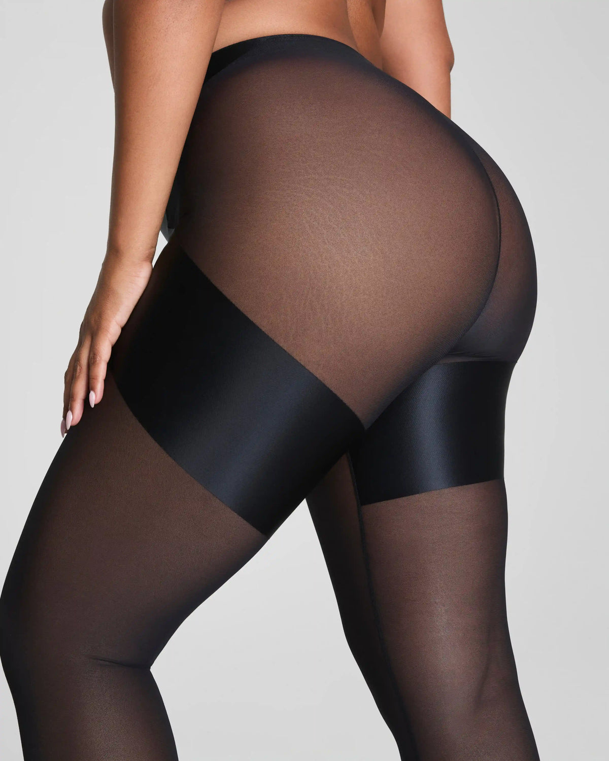 SPANXshape® Satin-X™ Capri | Very Black